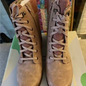 Earth Origins Women's Lace-Up Boots - Pink and Tan